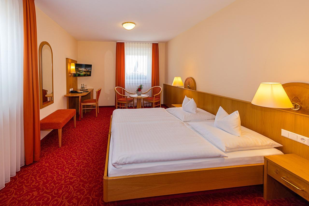 Gasthof - Hotel Zum Ochsen Gmbh Berghulen Zewnętrze zdjęcie